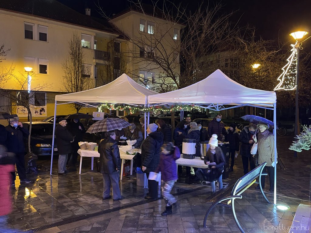 Betlehemi szárnyas oltárt nyitottunk 15